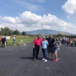 Meet your Posher, Manuel